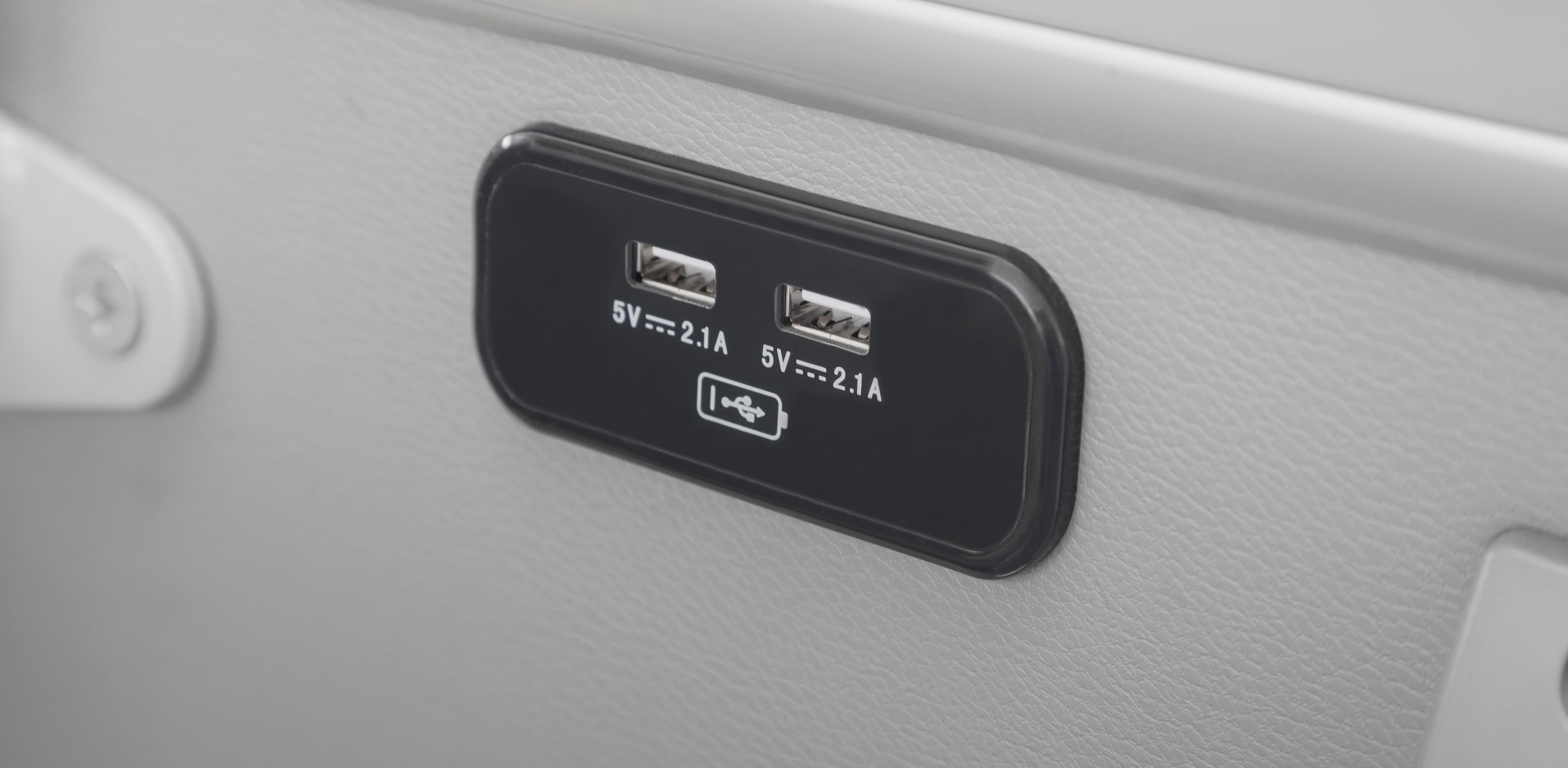 منفذ USB للمركبة