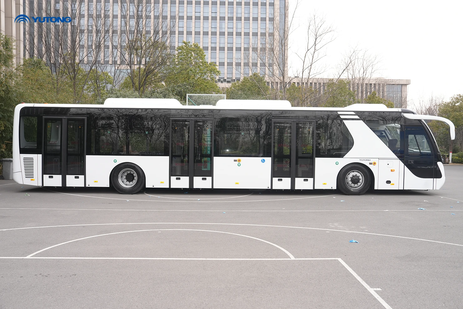 حافلات المطار الراقية من Yutong تدخل السوق الكويتية لأول مرة