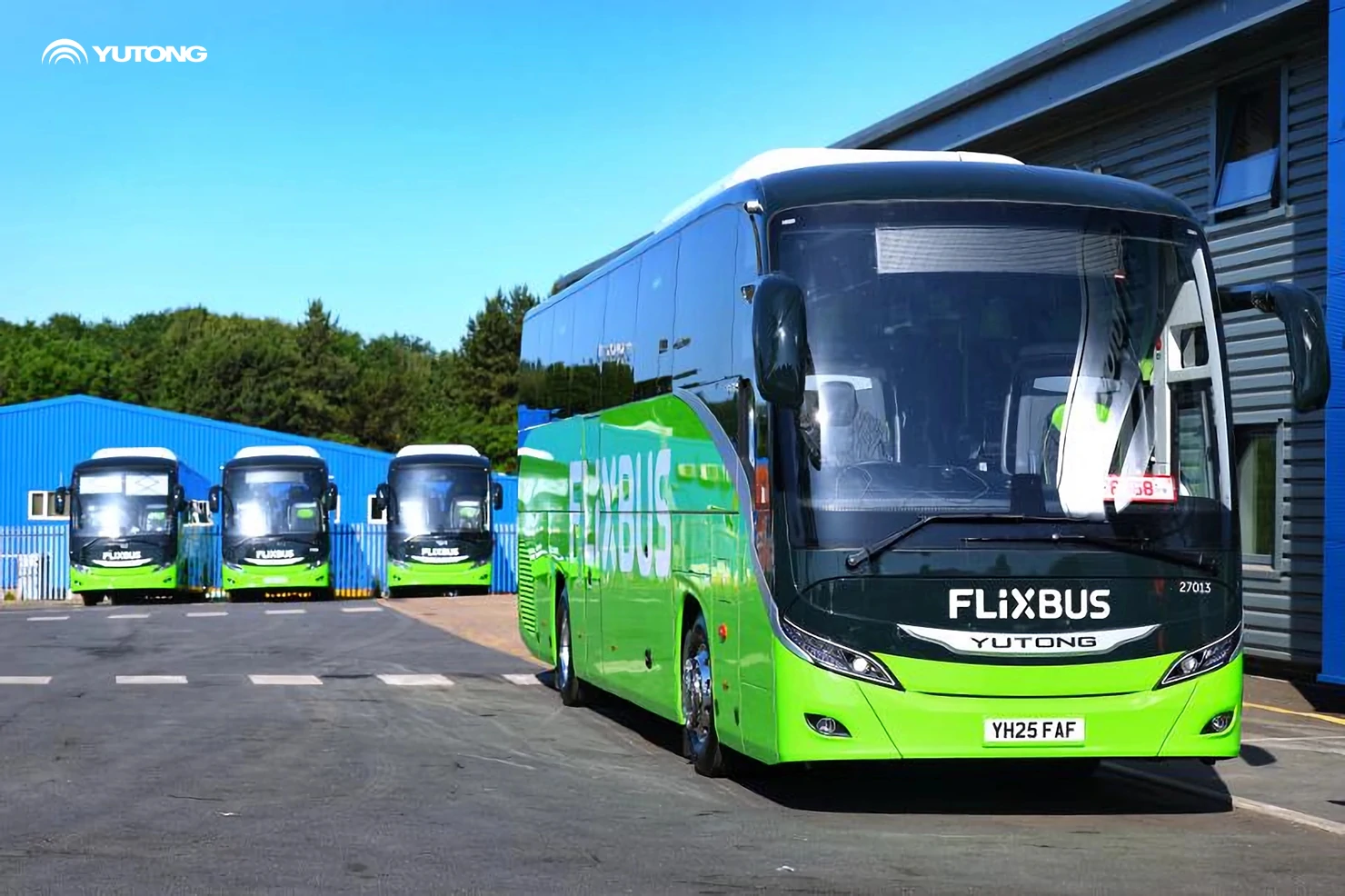 الظهور الأول لحافلة Yutong T12 العاملة بالديزل بمقود أيسر: موثوقية فائقة للسفر الراقي 