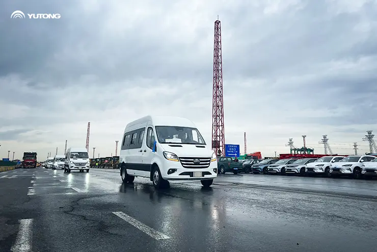 500 شاحنة V6 Vans الجديدة  من Yutong تتوجه إلى أمريكا اللاتينية