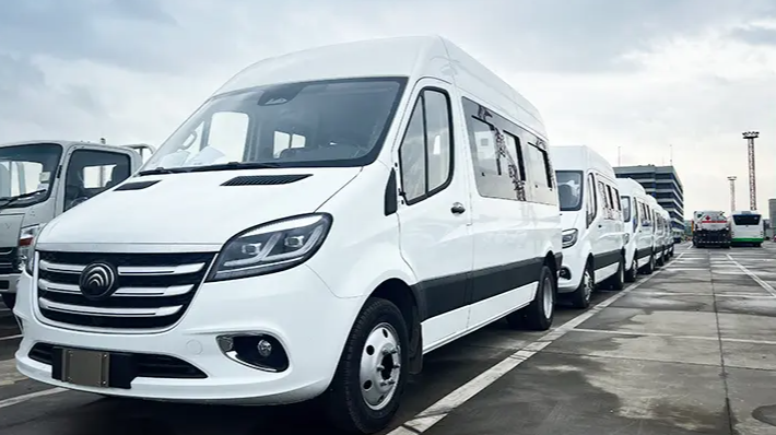 500 شاحنة V6 Vans الجديدة  من Yutong تتوجه إلى أمريكا اللاتينية